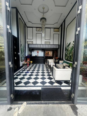 Q Villa Hotel